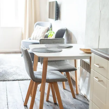 Garden Next To Telliskivi & Old Town Апартаменты Таллин